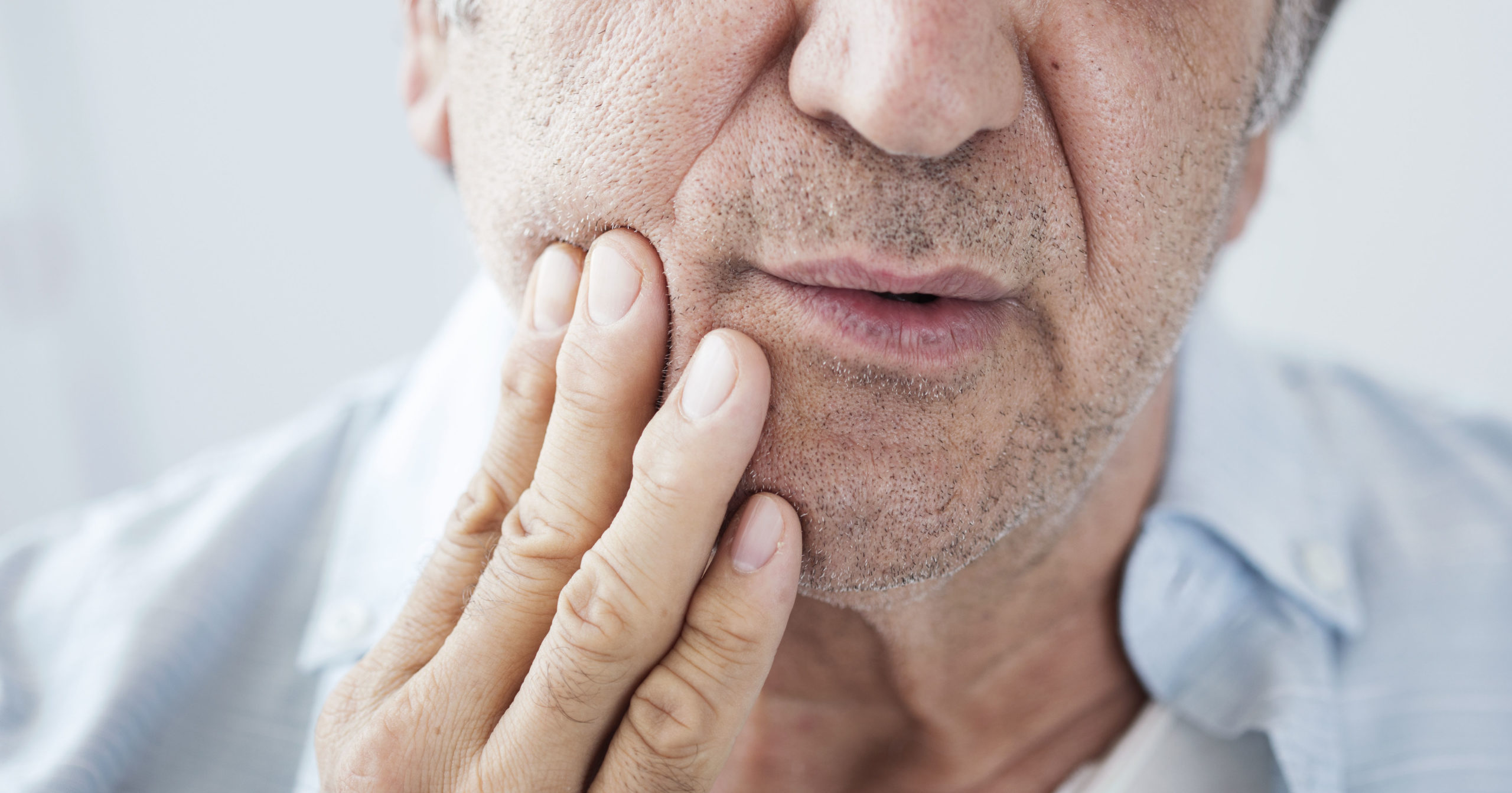 Tooth Sensitivity and Cold Weather – What Not To DO